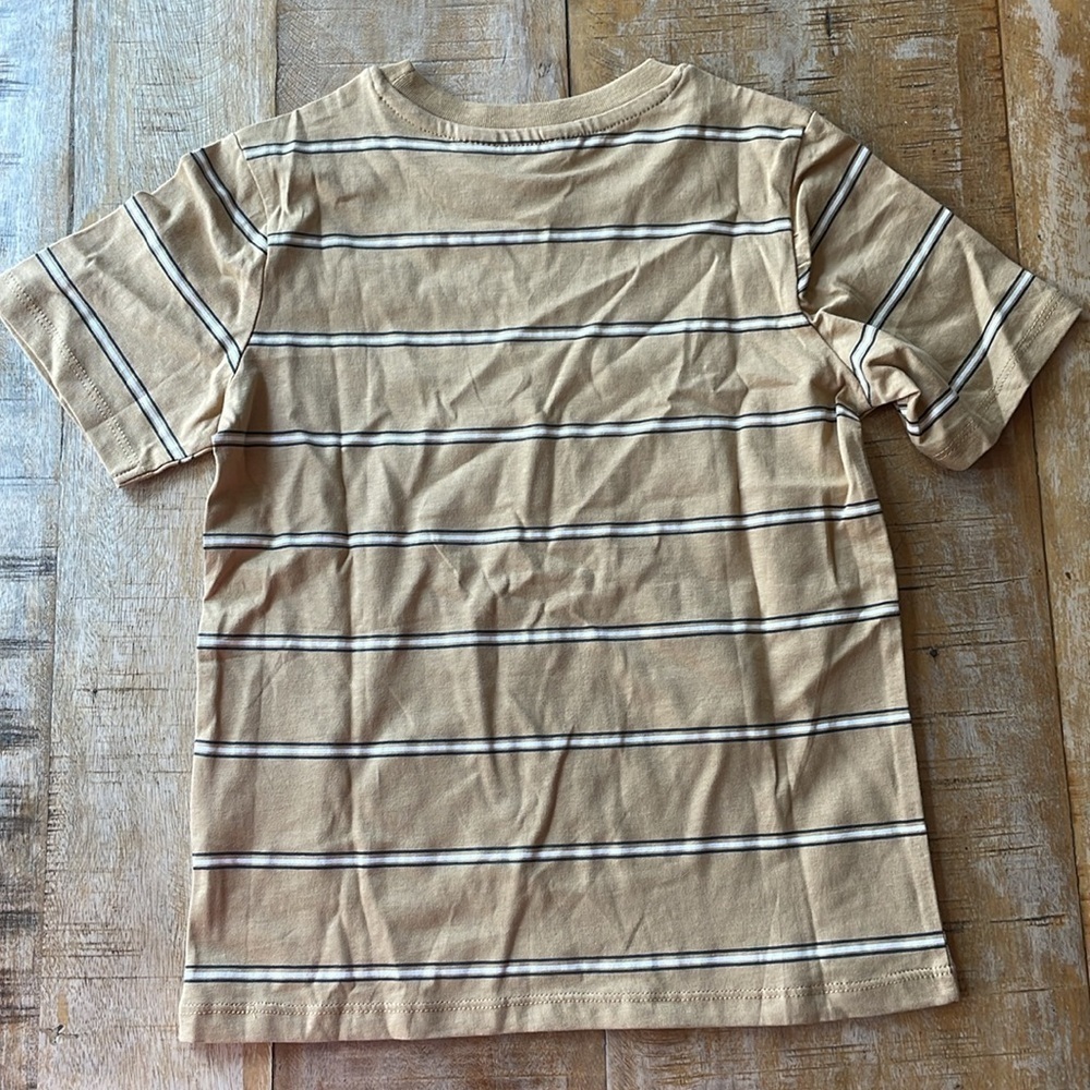 NWOT H&M boys tee size 5t/6 - Picture 3 of 4